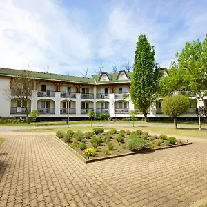 Auguszta Es Diakszallo Hotel